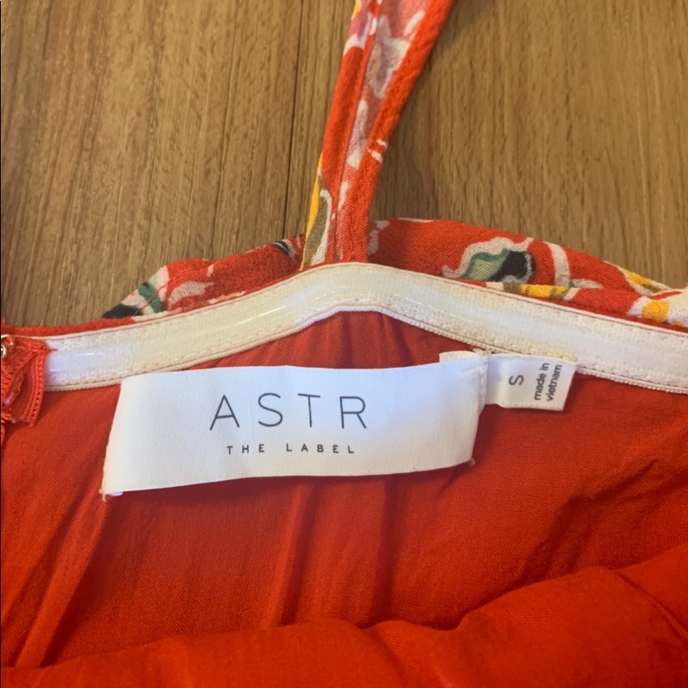 ASTR The Label Red Ruffle Floral Mini Dress S - Picture 9 of 12